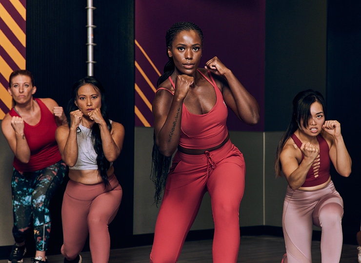 people in kickboxing class